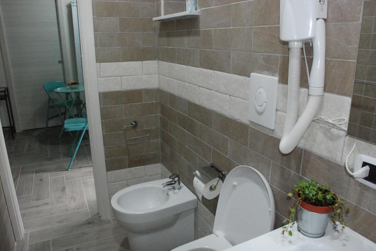 Metro Duomo B&B เนเปิลส์ ภายนอก รูปภาพ